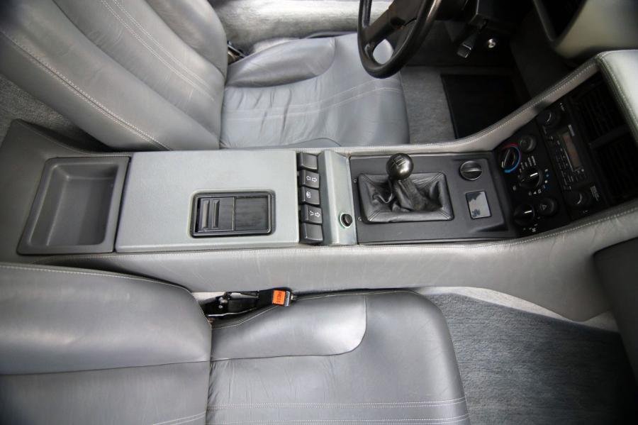 Интерьер DeLorean DMC-12 in Black 1981 года  (фото 95 из 207)